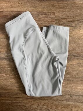 NWOT Lululemon Gray Workout Leggings